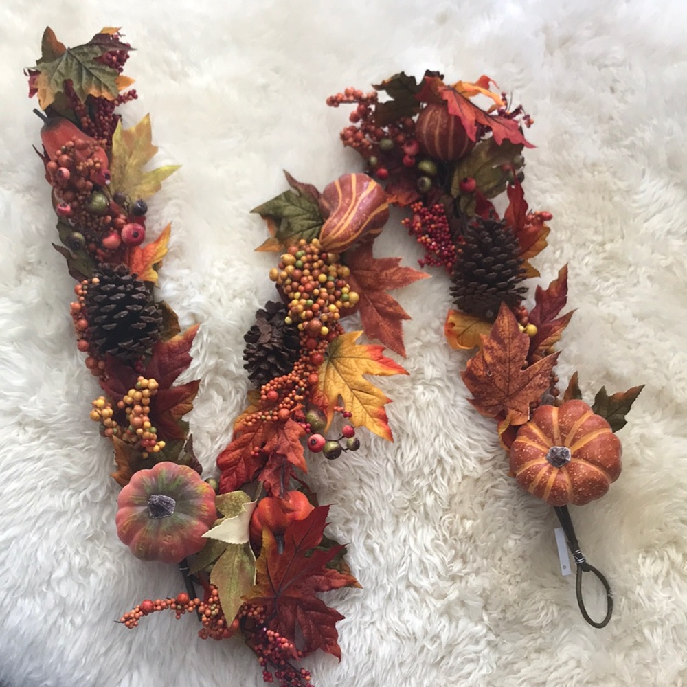 Valerie Pumpkin Garland - Picture 1 of 4